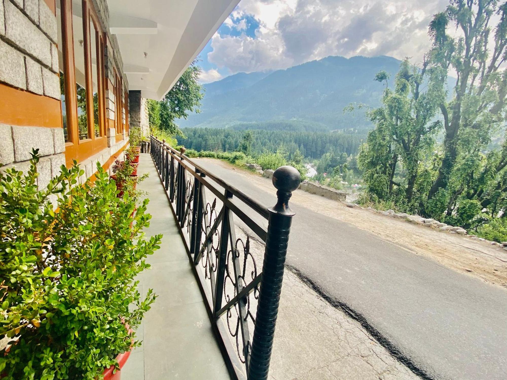The Hollywood Vibes - #Riverview #Premium Rooms #Prime Location #Most Awarded #Parking #Top Rated #Open Terrace #Best Selling Hotel In Manali 외부 사진